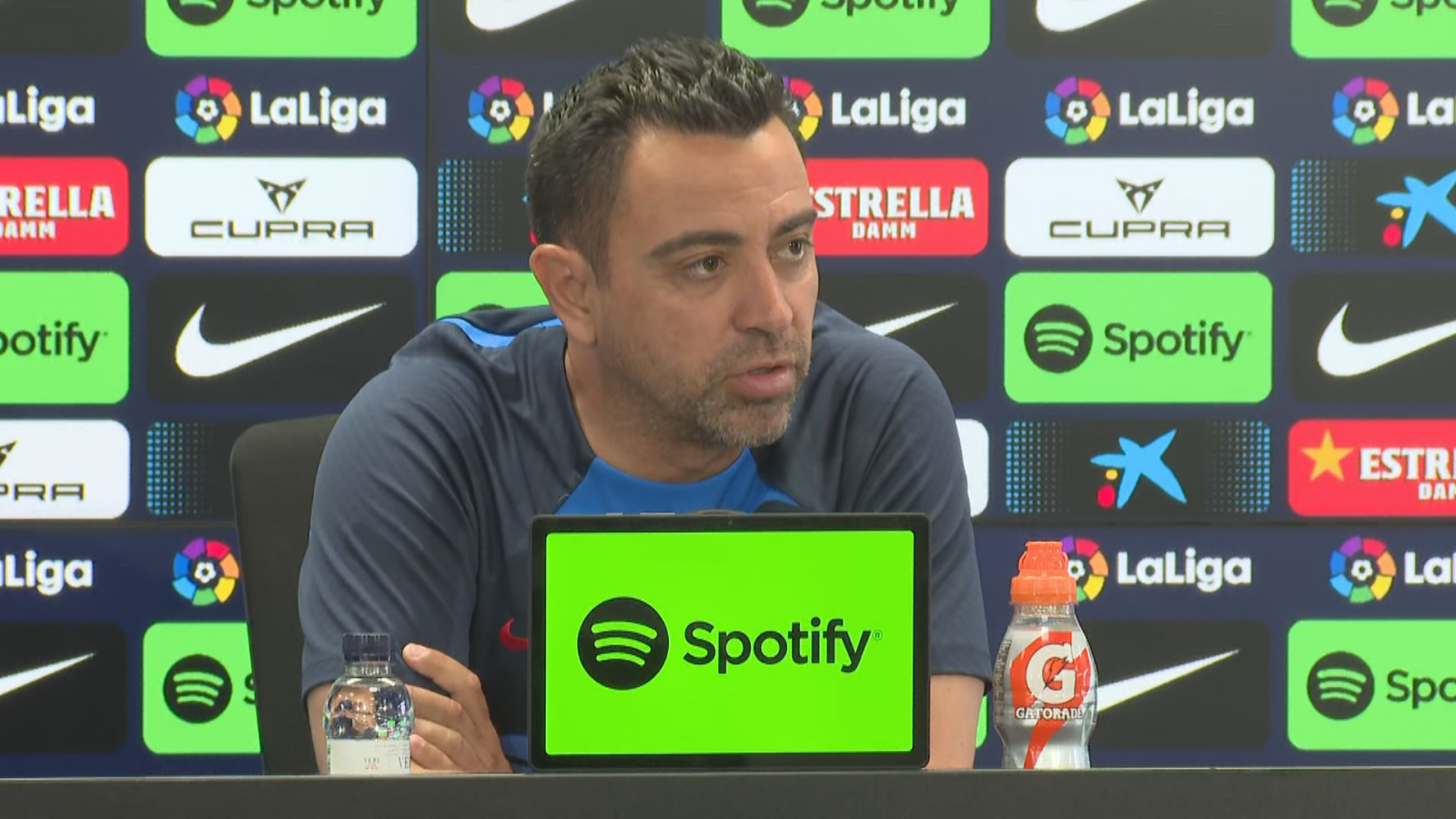 Xavi: "No se me está haciendo larga la Liga estando a 11 puntos del Madrid"