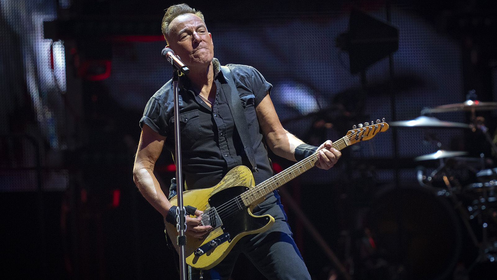 Bruce Springsteen exhibe su poder en Barcelona en el inicio de su gira europea