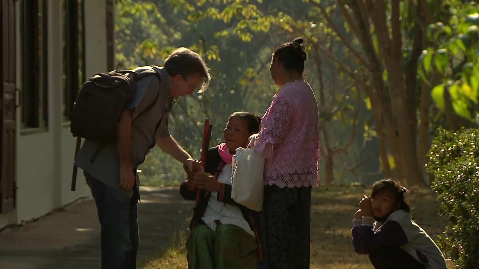 Pueblo de Dios - La autopista thai de la amistad