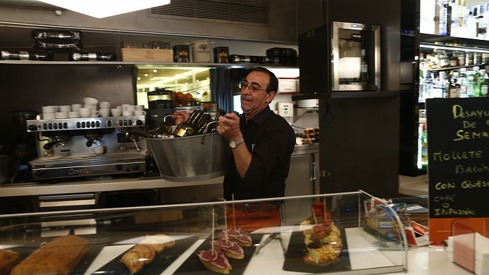 Telediario 1 - Los salarios de los españoles cayeron un 5,5% mientras los dividendos de las empresas subieron un 26%