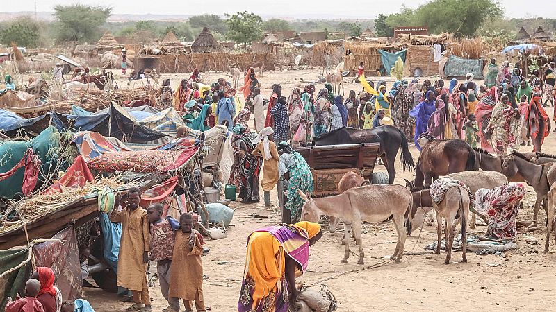 Más de 50.000 personas han huido ya de Sudán a los países vecinos ante los combates