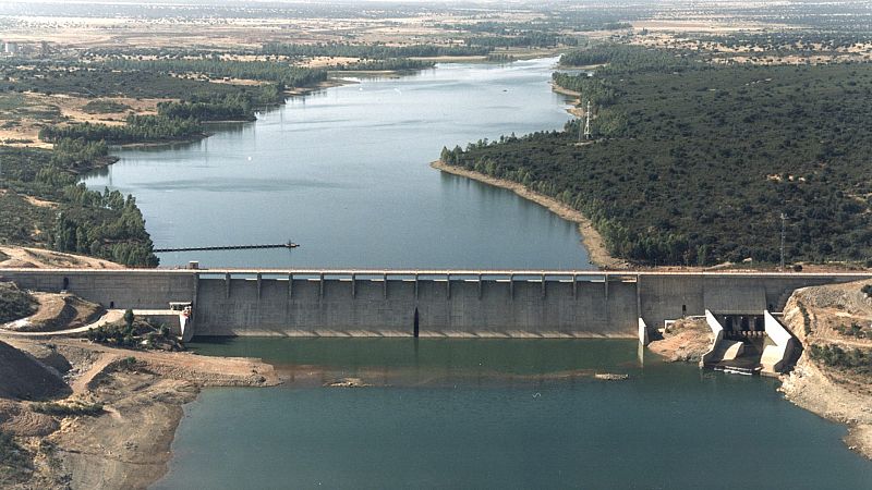 La demolición de presas y barreras fluviales pone en cuestión el abastecimiento de agua en varias poblaciones 