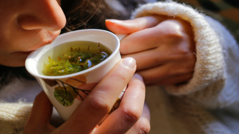 Las infusiones "medicinales" bajo la lupa: ayudan pero no curan