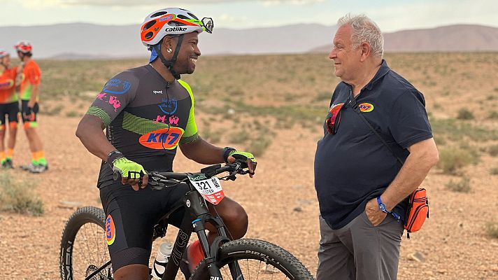 Lester Fernández, el ciclista con 81% de discapacidad que disputa la 'Titan Desert'