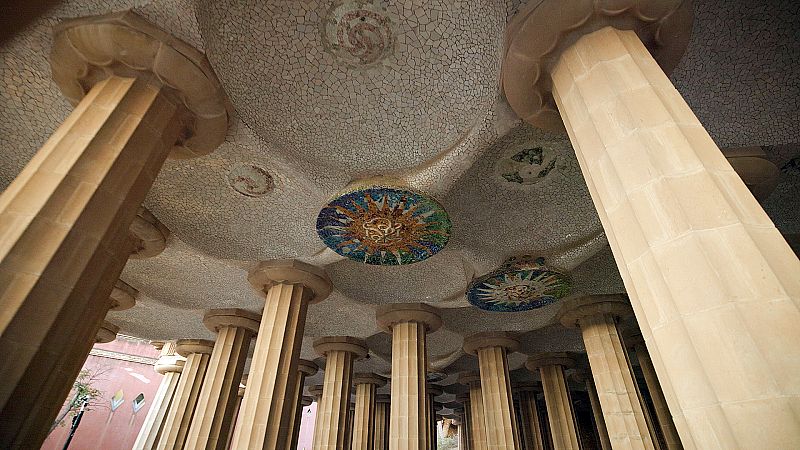 ¿Qué se esconde bajo la Sala Hipóstila del Park Güell?