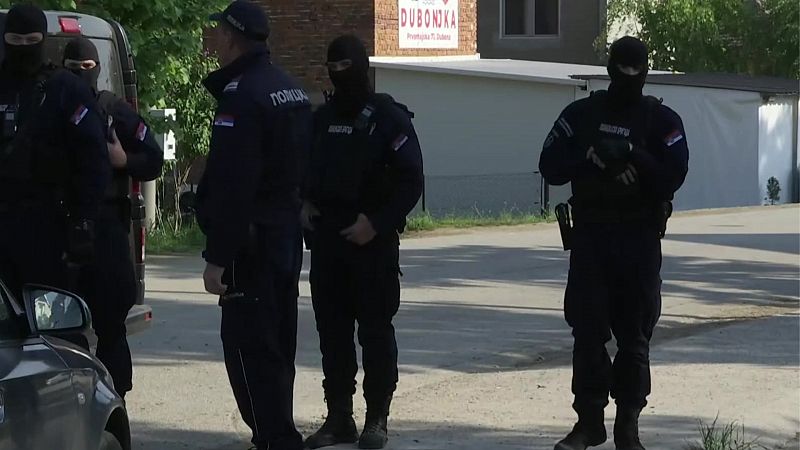 Detienen al tirador de Serbia: está acusado de matar a ocho personas y herir a otras diez - Ver ahora
