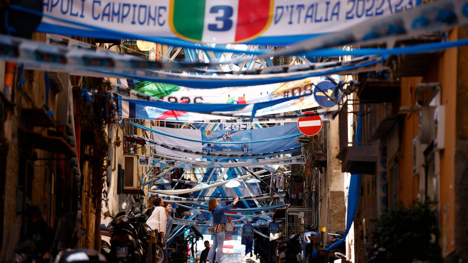 Nápoles toma las calles para celebrar el Scudetto     