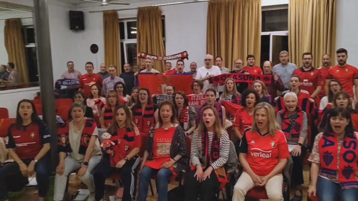 Fútbol - El Orfeón pamplonés canta 'O Fortuna' para animar a Osasuna