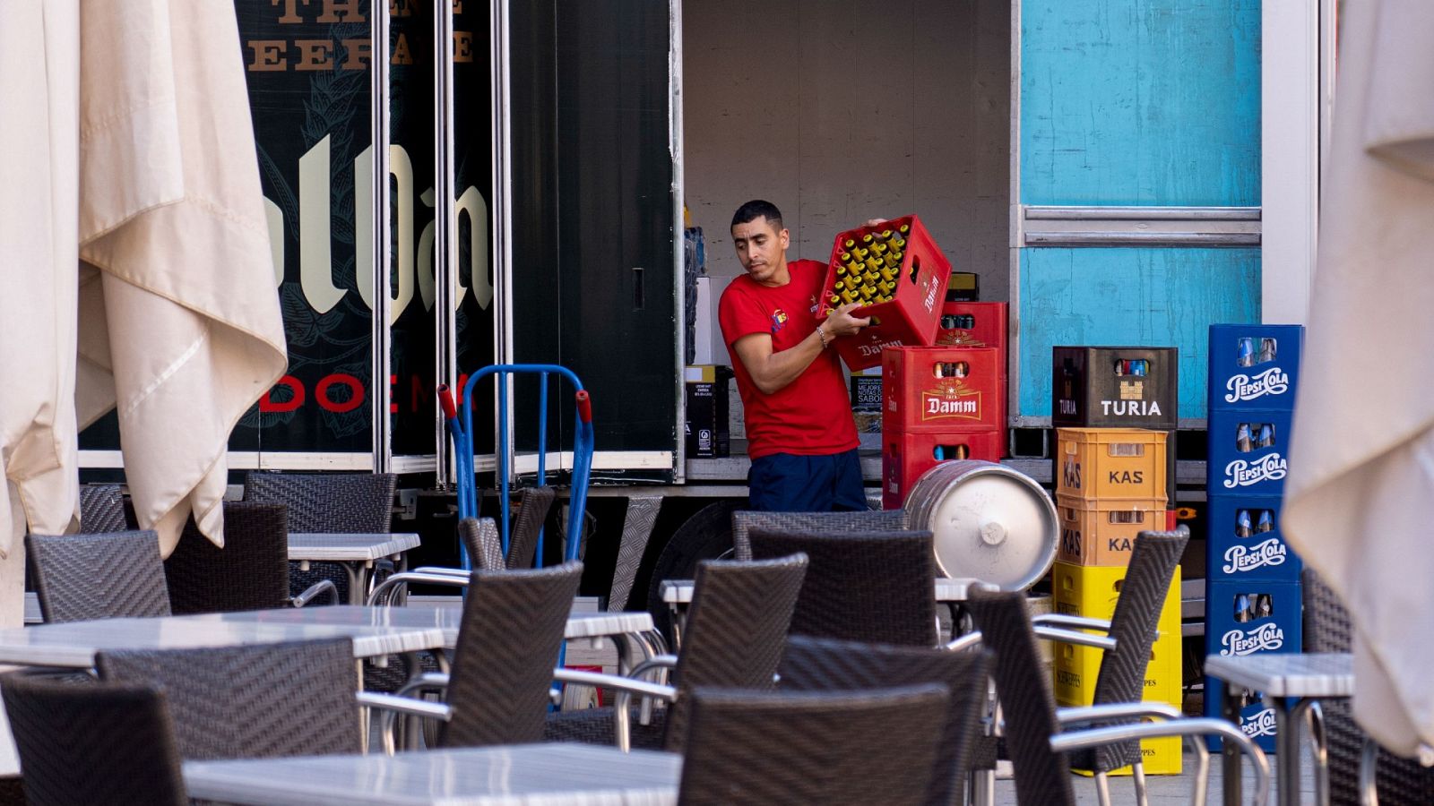 Sindicatos y patronal han alcanzado un preacuerdo este viernes par subir los salarios un 4% en 2023, y un 3% en 2024 y en 2025, una decisión que prevén ratificar el próximo lunes.