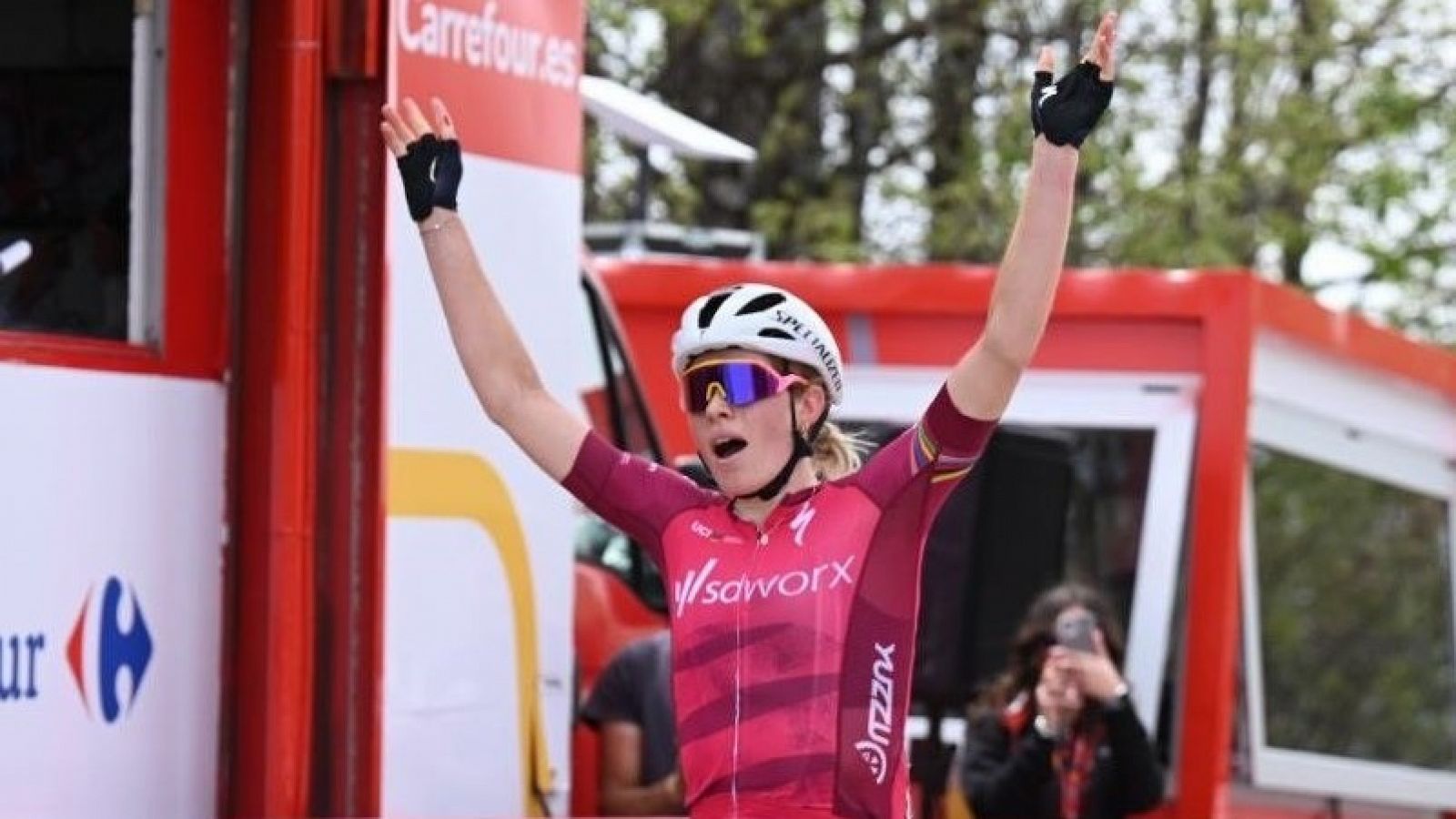 Vuelta femenina 2023 | Resumen: Victoria y liderato para Vollering
