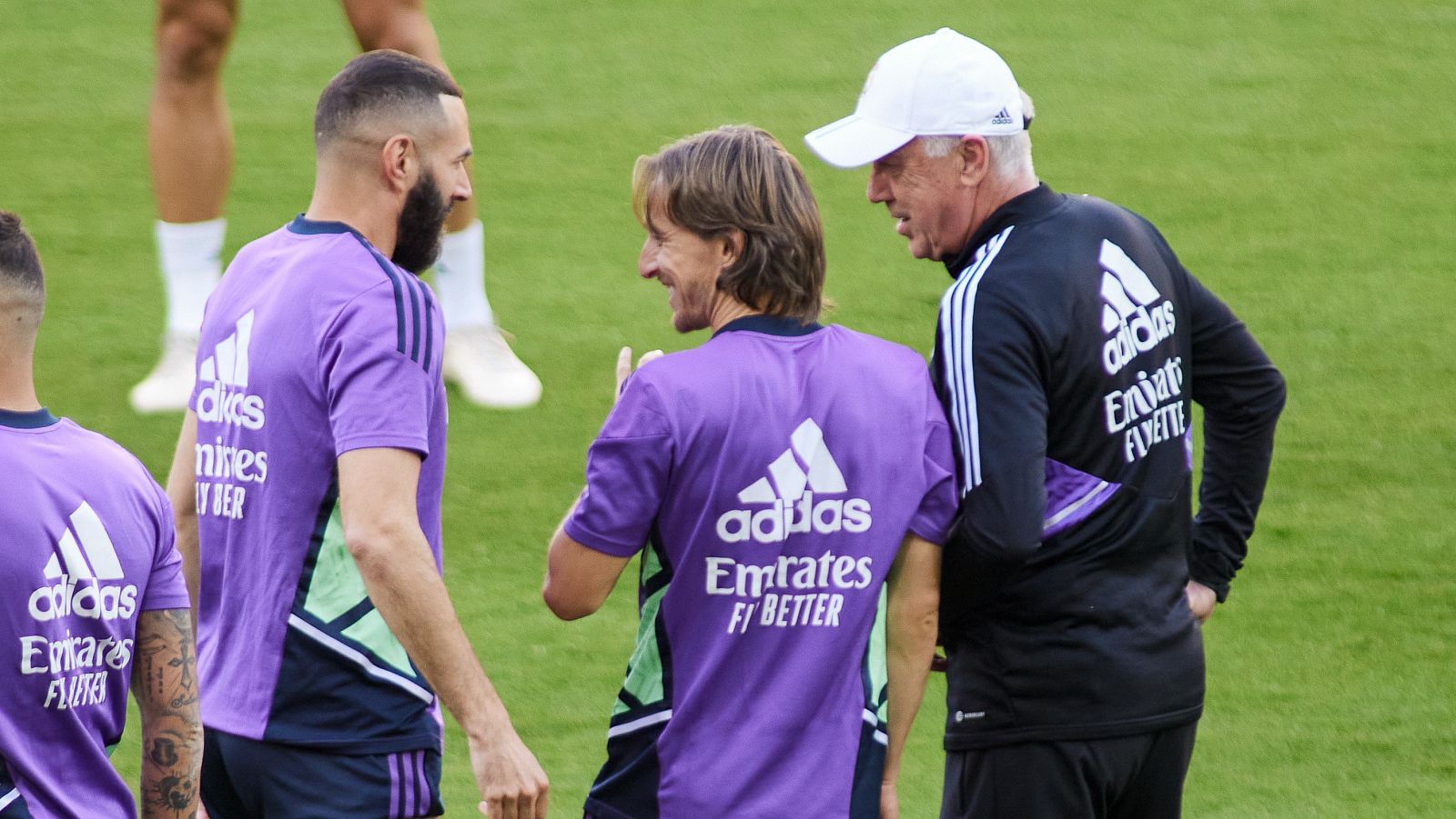 Modric, duda tras su última lesión, habla con Ancelotti antes del último entrenamiento previo a la final.