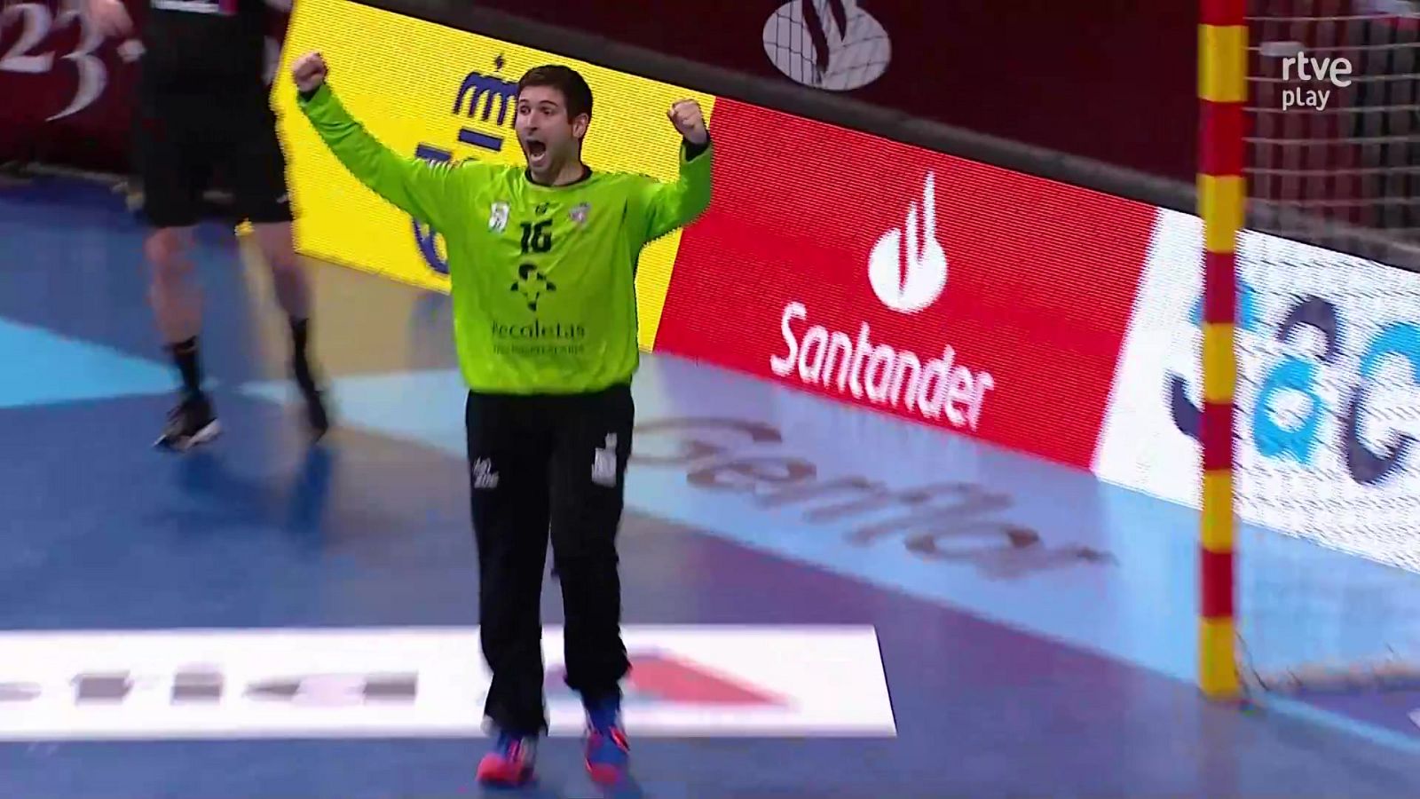 Sinfín tira de heroica para forzar los penaltis definitivos pero cae ante Valladolid en cuartos de Copa del Rey