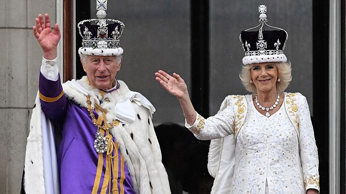Carlos III y Camila, coronados en una ceremonia histórica