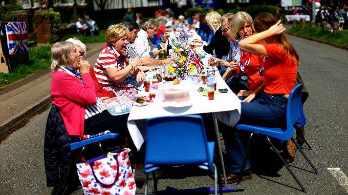 Los españoles en Reino Unido se unen al 'gran almuerzo' de la coronación