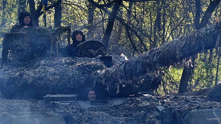 Continúan los combates en la ciudad de Bajmut, asediada por Rusia desde hace nueve meses