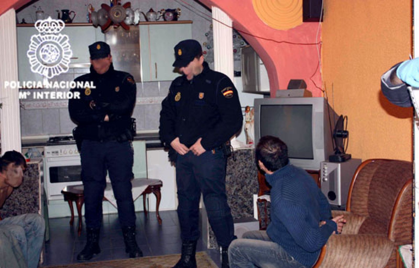 La Policía detiene a 34 miembros de una organización de delincuentes que robaban casas en Madrid | Ver