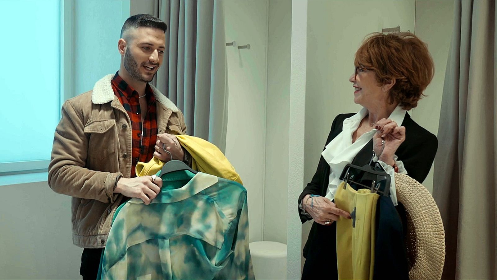 Victoria y Sensillo visitan una tienda de moda de Madrid