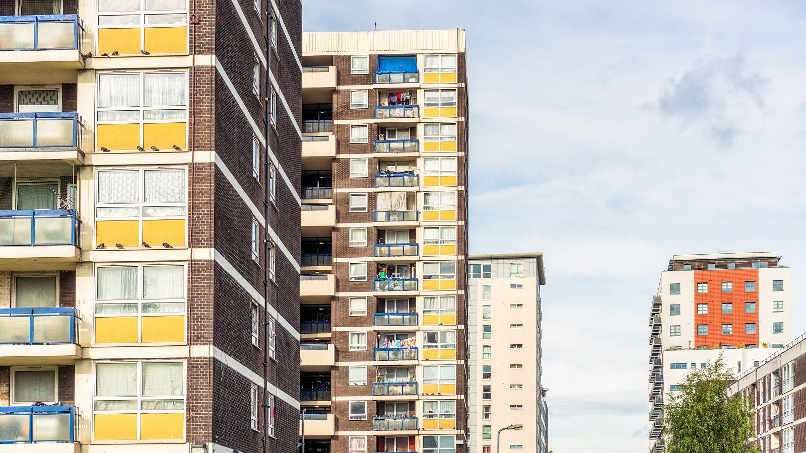 Podemos ve una "infamia" los avales de vivienda y el PP acusa a Sánchez de "copiar" sus medidas