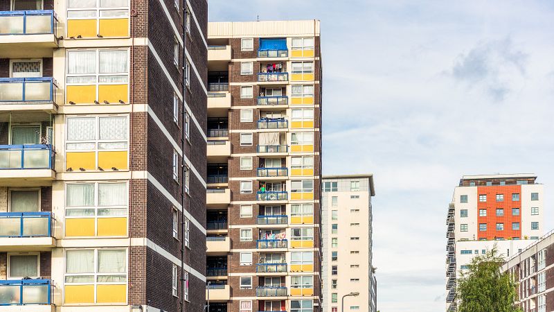 Podemos ve una "infamia" los avales de vivienda y el PP acusa a Sánchez de "copiar" sus medidas