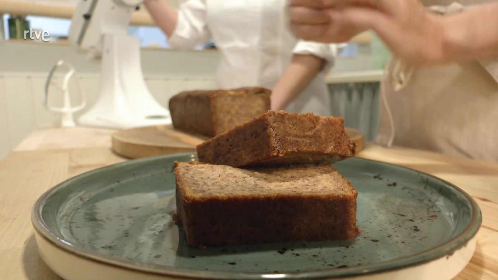 Así se elabora un banana bread sin gluten