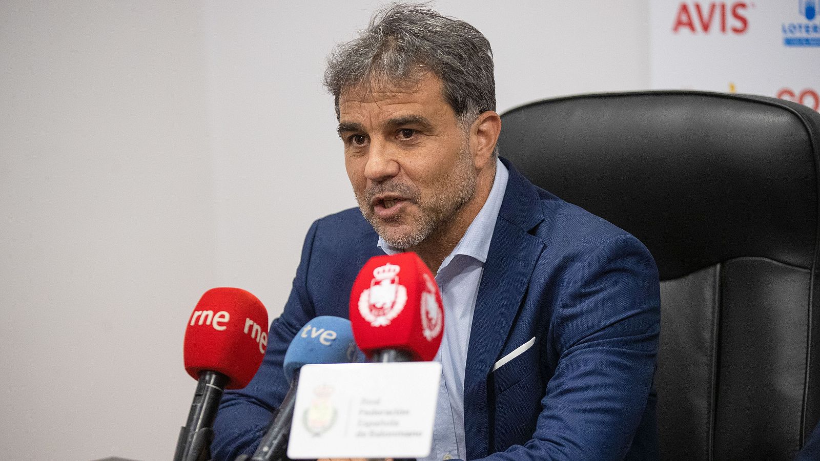 Ambros Martín, presentado como nuevo seleccionador de las Guerreras