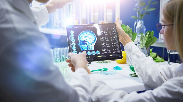 Telediario 2 - Estudian si cambia la estructura cerebral con la desigualdad de género