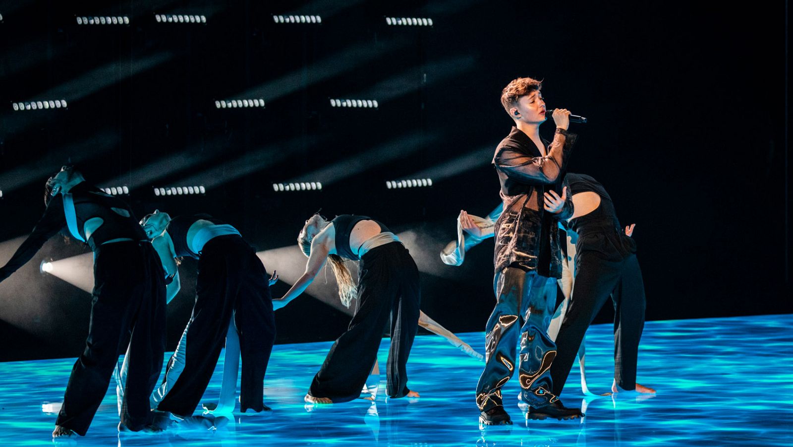 Eurovisión 2023 - Suiza: Remo Forrer canta "Watergun" en la primera semifinal