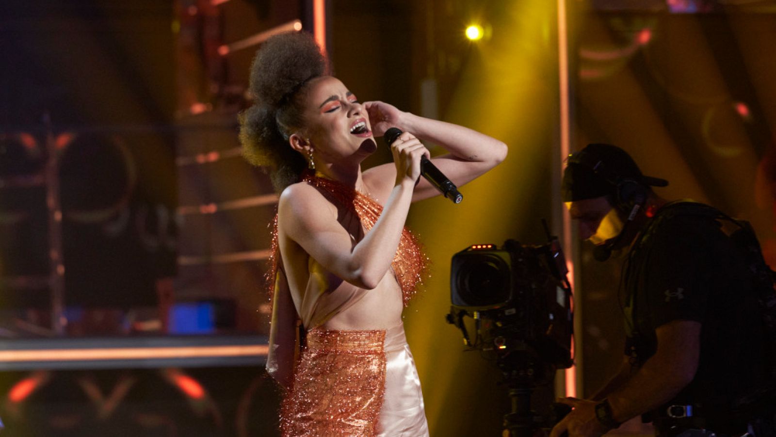 Virginia hace suyo el 'Somebody to love' de Queen