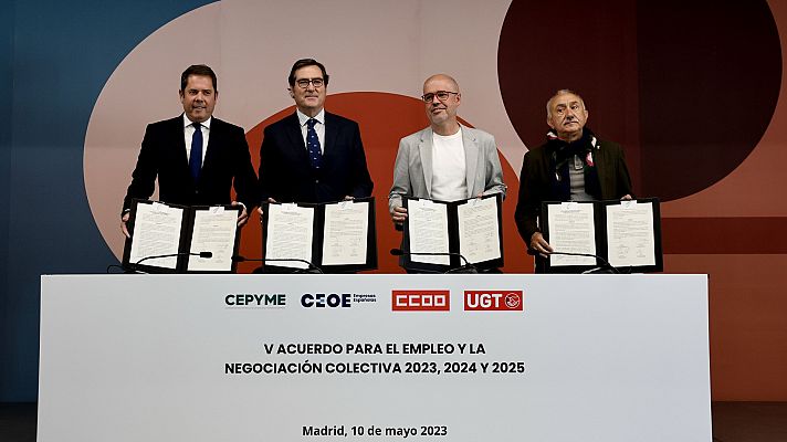 Telediario 1 - Patronal y sindicatos firman el nuevo acuerdo salarial hasta 2025: "Es un pacto a favor de todos"