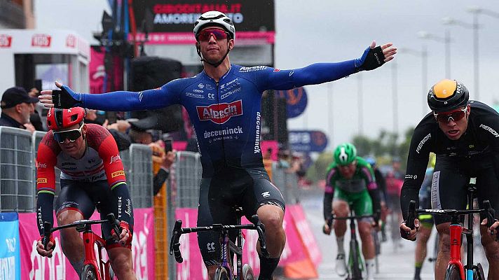 Ciclismo - Kaden Groves se impone en un caótico esprint y Leknessund sigue de rosa