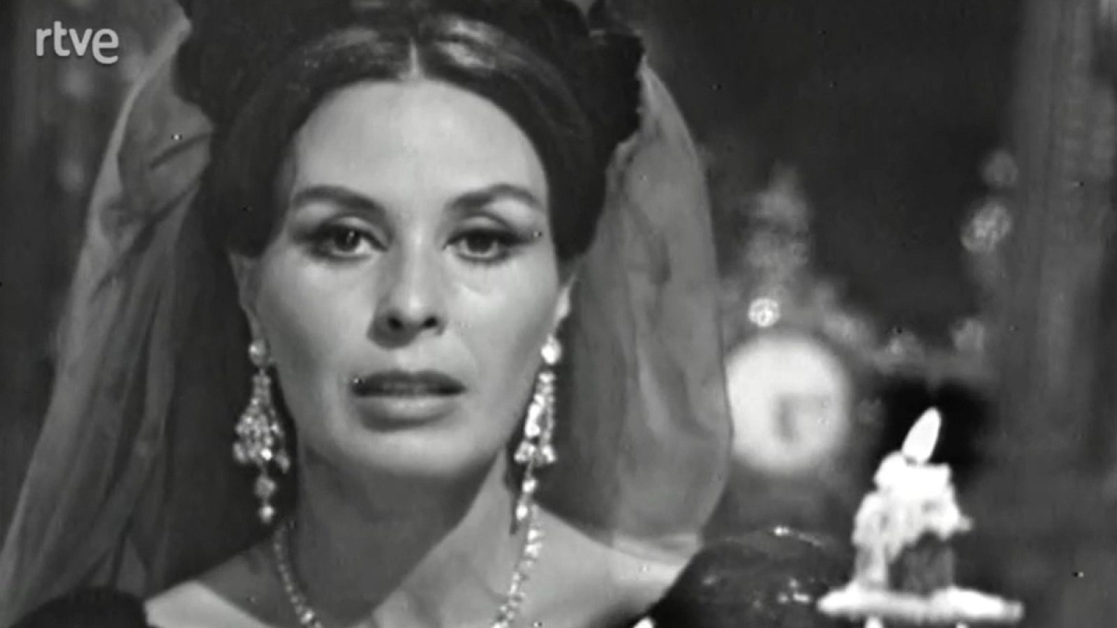 Estudio 1 - El águila de dos cabezas - Estudio 1 | Ver