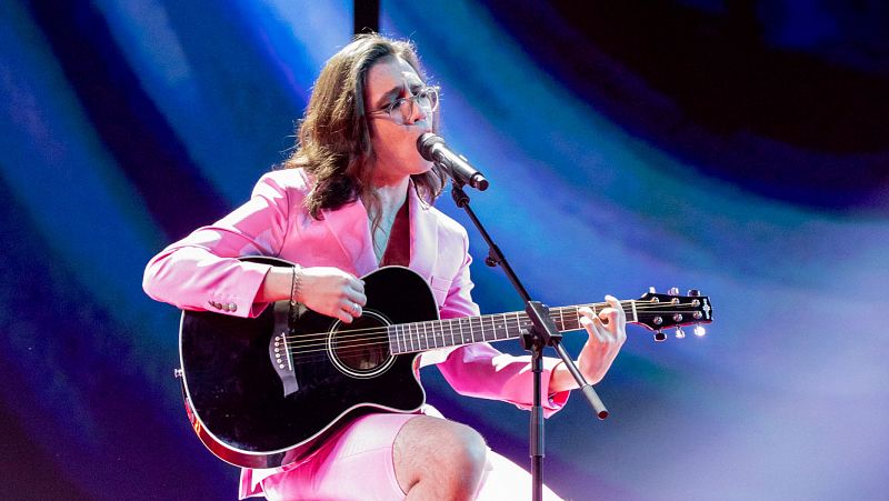 Eurovisión 2023 - Rumanía: Theodor Andrei canta "D.G.T. (Off on On)" en la segunda semifinal