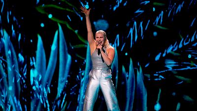 Islandia: Dilj canta "Power"