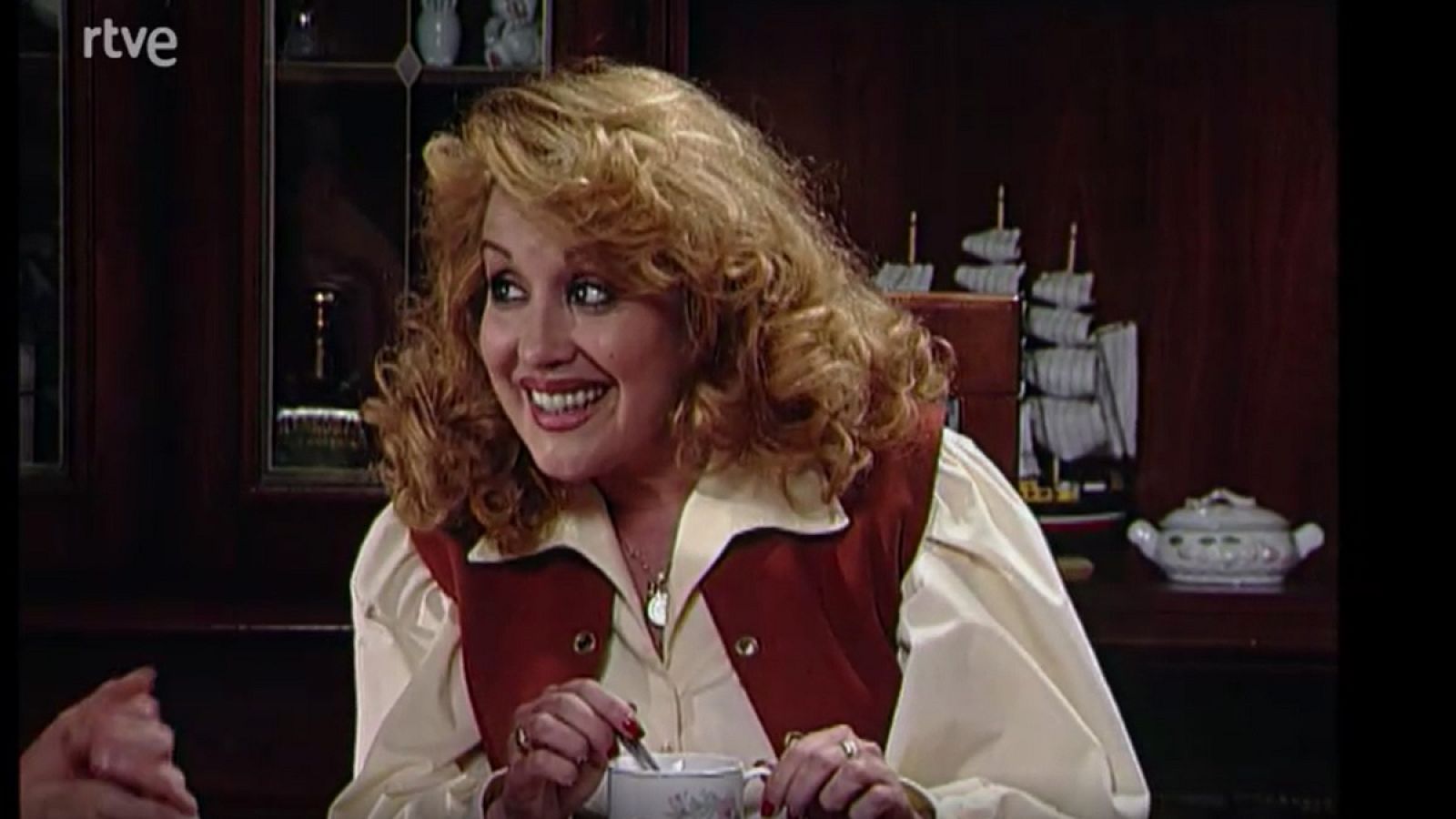 Carmen y familia - La aurora - Carmen y familia | Ver