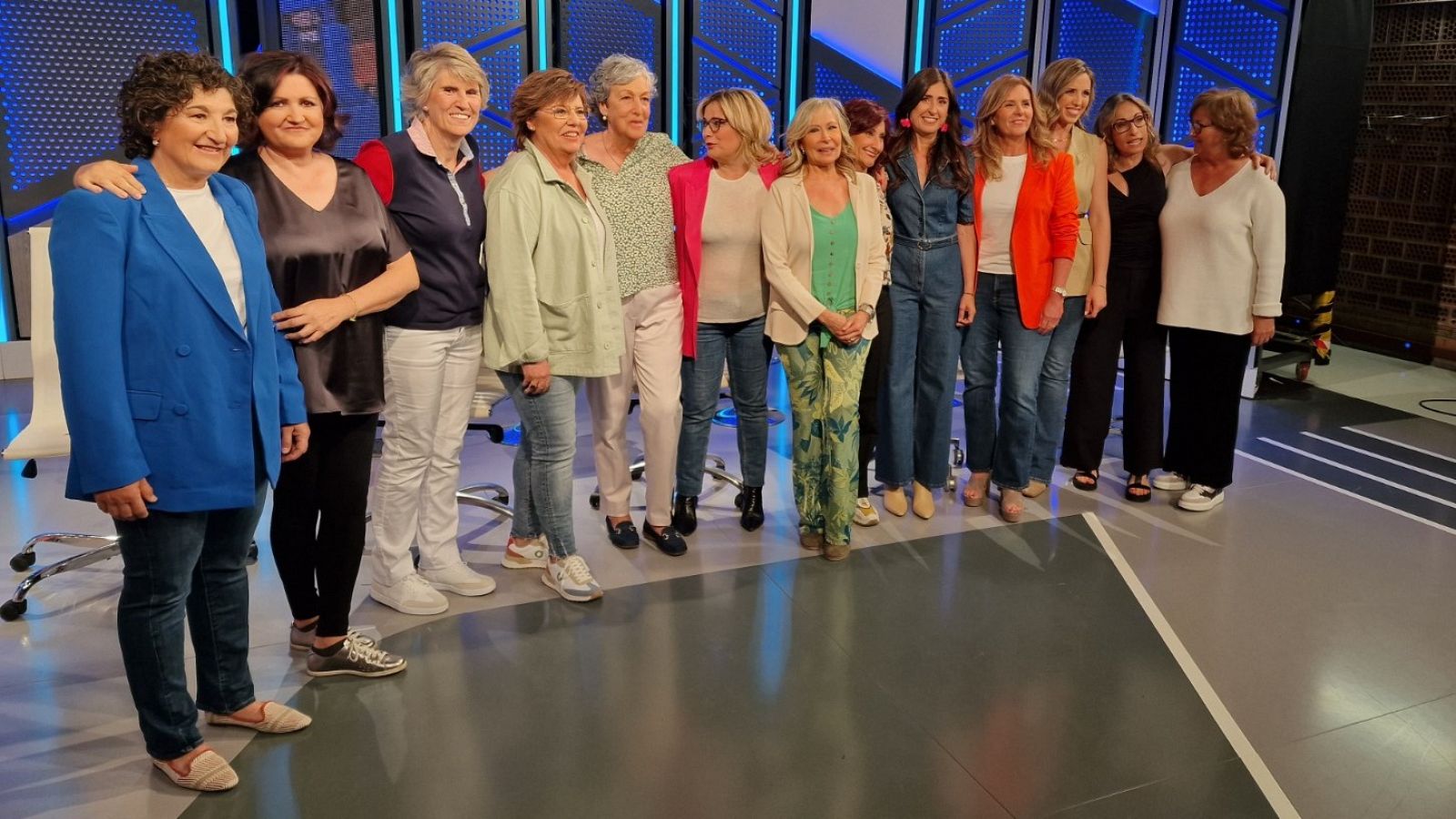 Avance del nuevo Conexión vintage | "Comentaristas RTVE, Ellas"