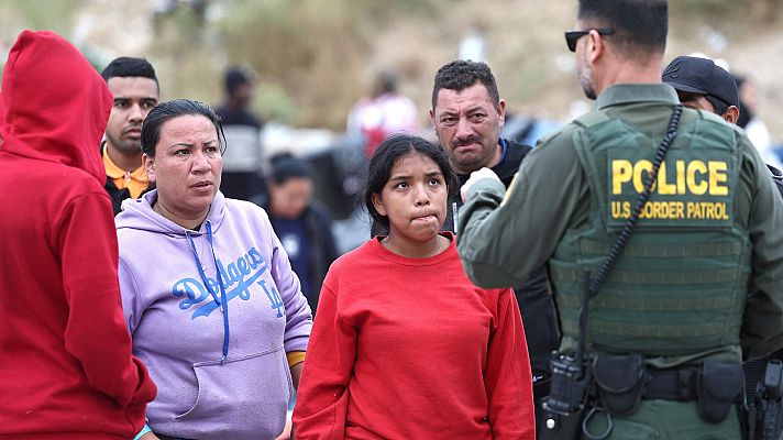 Telediario Fin de Semana - Méxíco deja de emitir permisos de tránsito a los migrantes