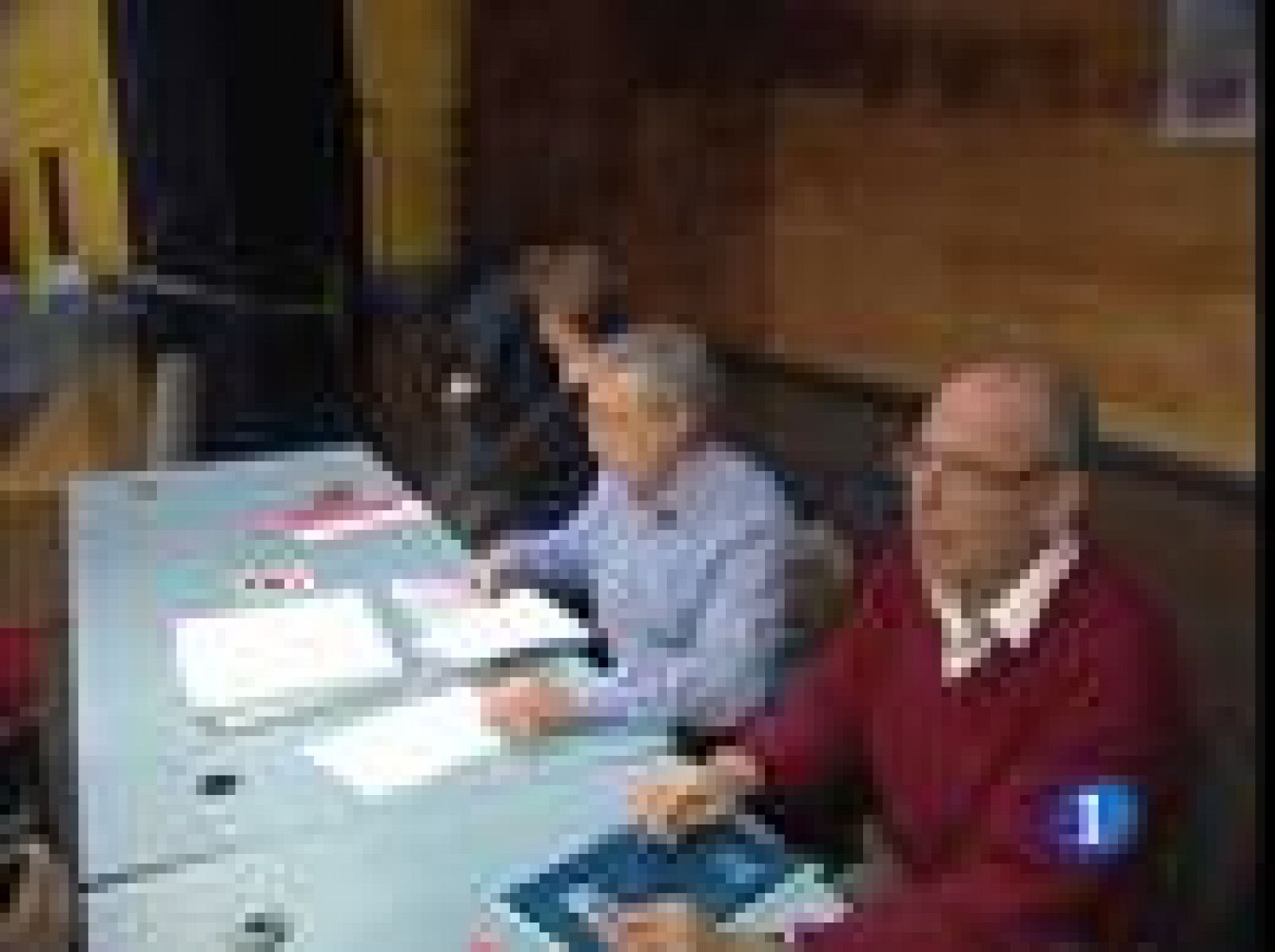 Los agentes sociales fijan una subida salarial de un 1% para este año y aumentos que en 2012 podrán llegar al 2,5 % | Ver