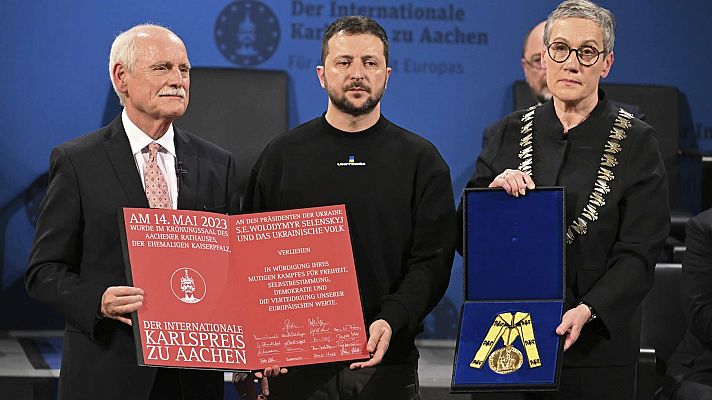 Zelenski recoge el Premio Carlomagno en nombre del pueblo ucraniano
