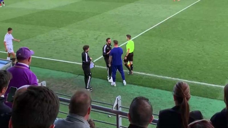 Máxima tensión entre Fernando Torres y Arbeloa en el derbi juvenil  - ver ahora