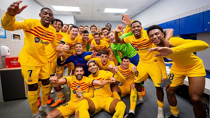 Estudio Estadio - Laporta bajó al vestuario antes de que los jugadores celebraran la 27º Liga con los aficionados
