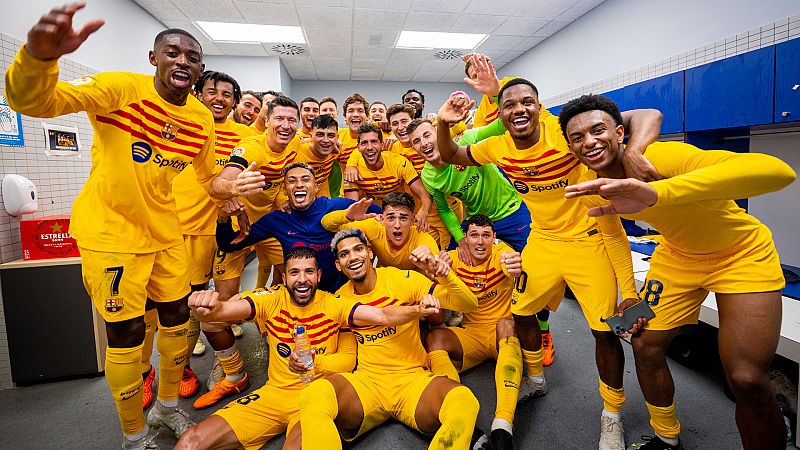 Laporta bajó al vestuario antes de que los jugadores celebraran la 27º Liga con los aficionados