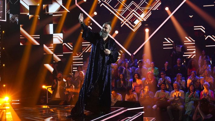 José Luis Jaén entona su versión de 'Without you'