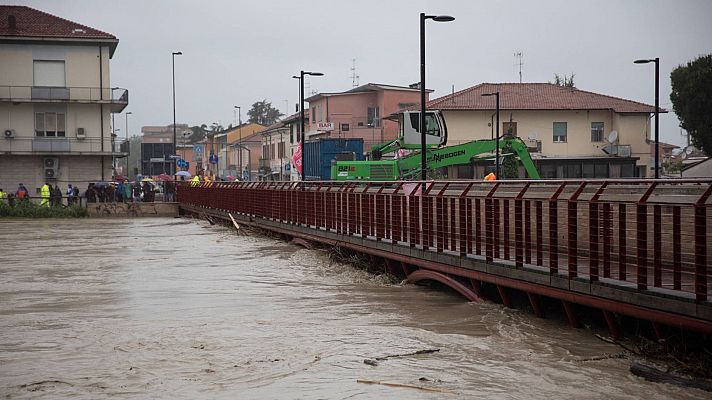 Al menos 9 personas han muerto y 20.000 han sido evacuadas en Emilia Romaña tras las inundaciones               