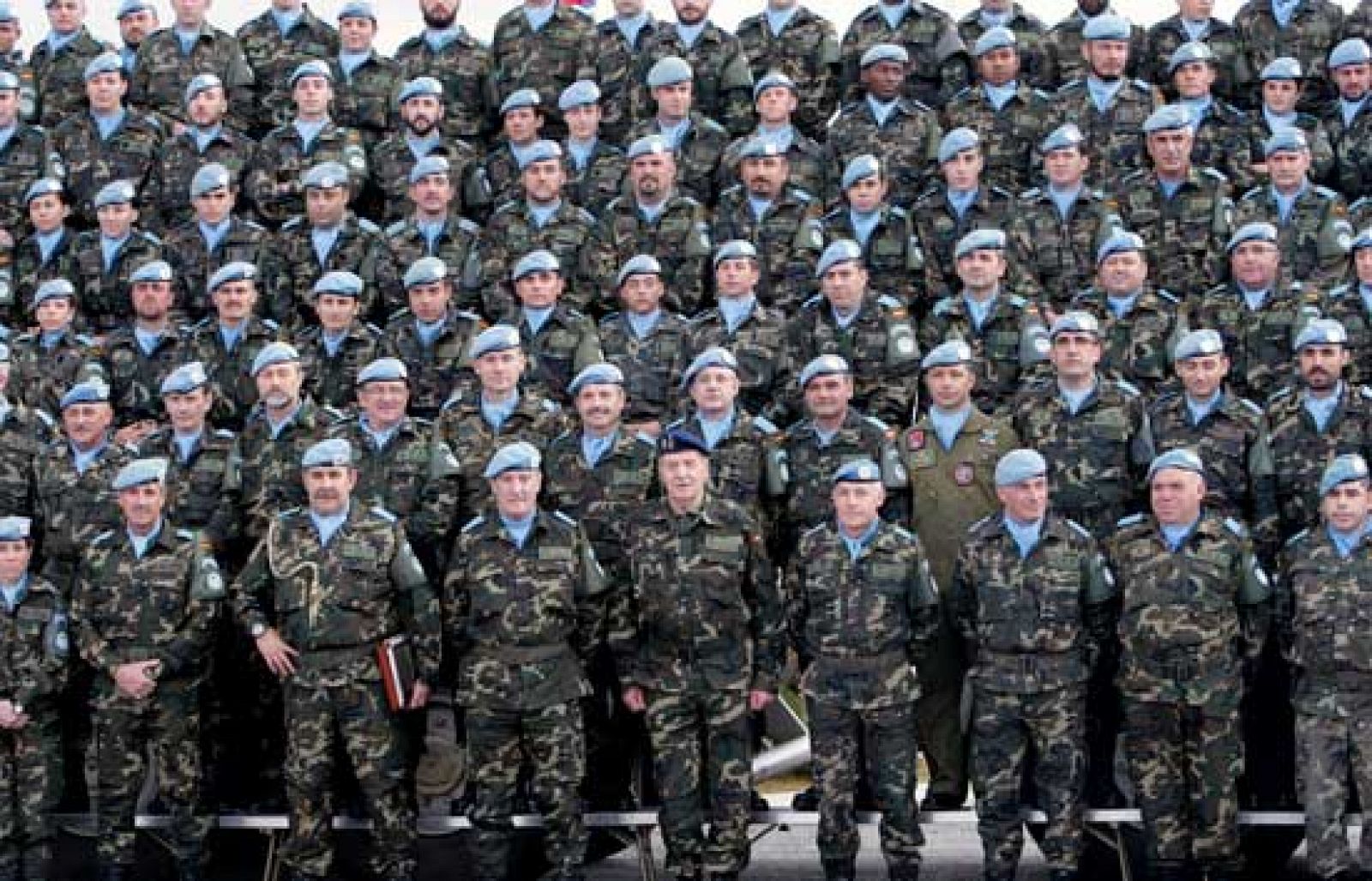 El Rey visita al millar de militares españoles desplegados en el sur del Líbano | Ver