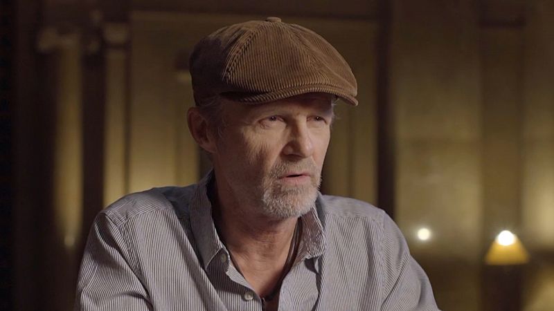 «Harry Hole sigue teniendo la sensación de que todas las personas que él quiere acaban muriendo.»