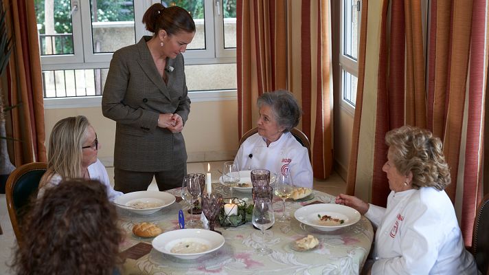 Guadalupe y Almudena visitan MasterChef 11