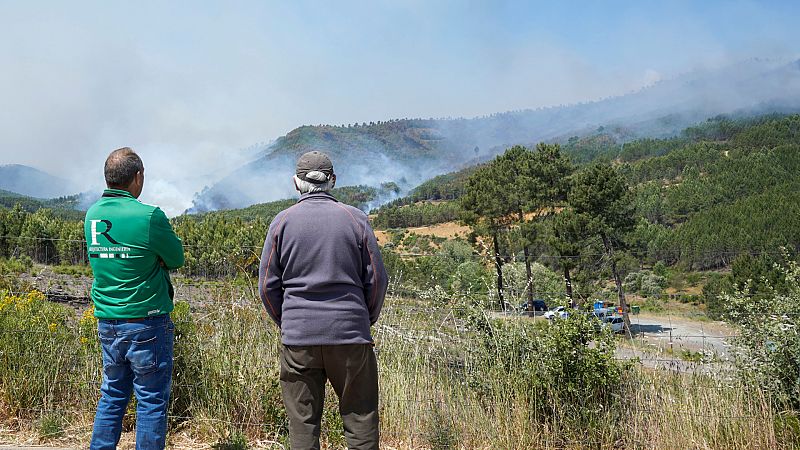 Incertidumbre por el incendio de Las Hurdes: "Las llamas se aproximaban a mucha velocidad"