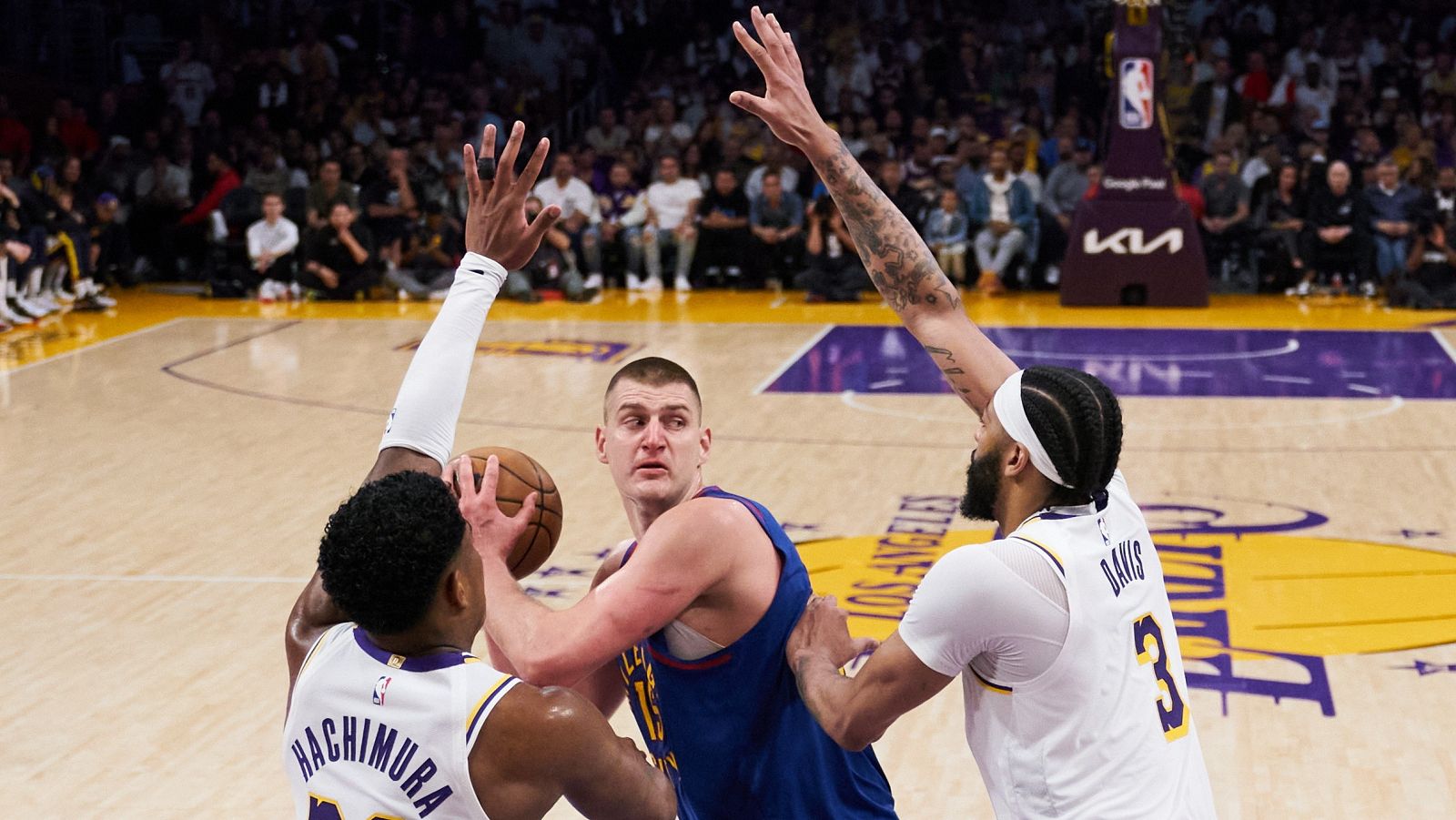 Los nuggets se ponen 3-0 ante los Lakers