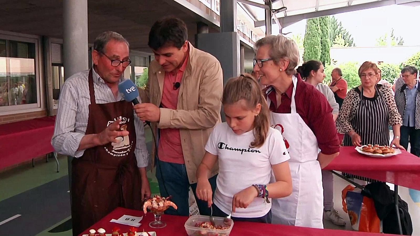 Concurso escolar: "Hoy cocino con mis abuelos" - Saber vivir | Ver