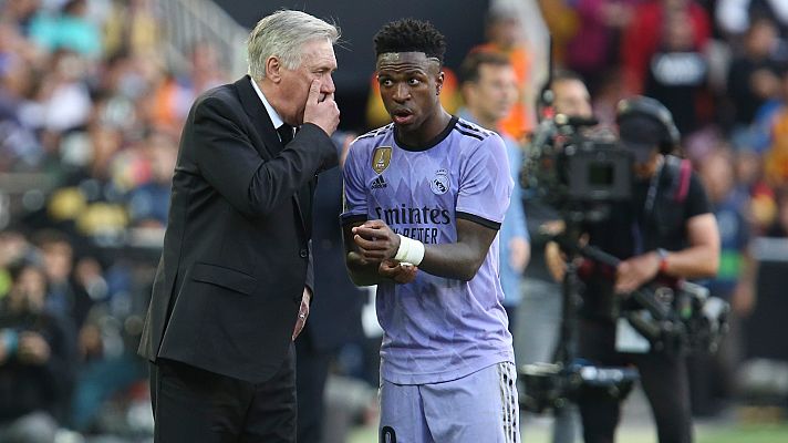 Telediario 1 - Los insultos racistas a Vinicius, un punto de inflexión en nuestro fútbol